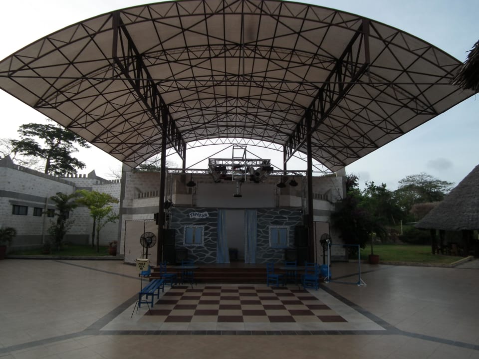 Show-Arena Baobab Beach Resort & Spa