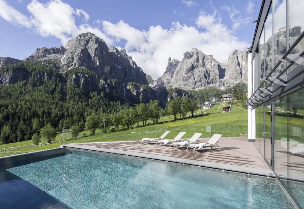 Außenschwimmbad Sommer Hotel Cappella