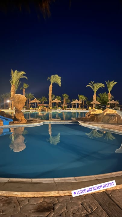 Pool Lotus Bay Beach Resort