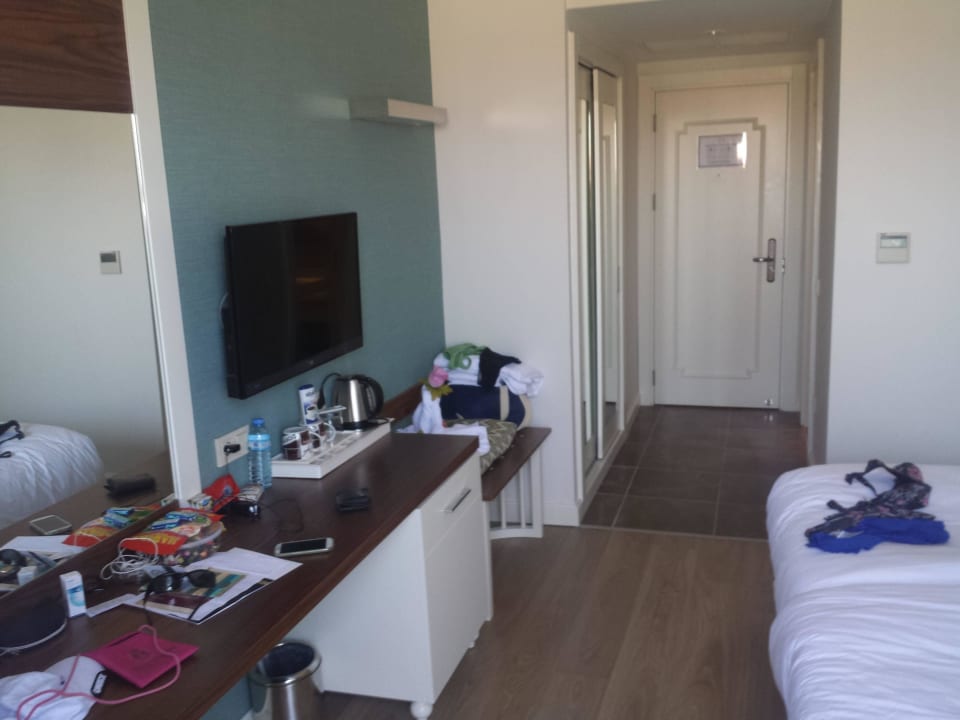 Eingangsbereich mit Schreibtisch Well Palace Side