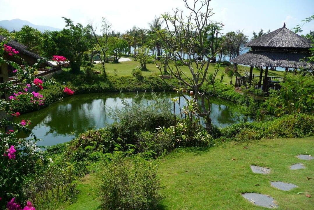 Kleiner See zwischen Restaurant und Meer Hon Tam Resort - Eco Green Island