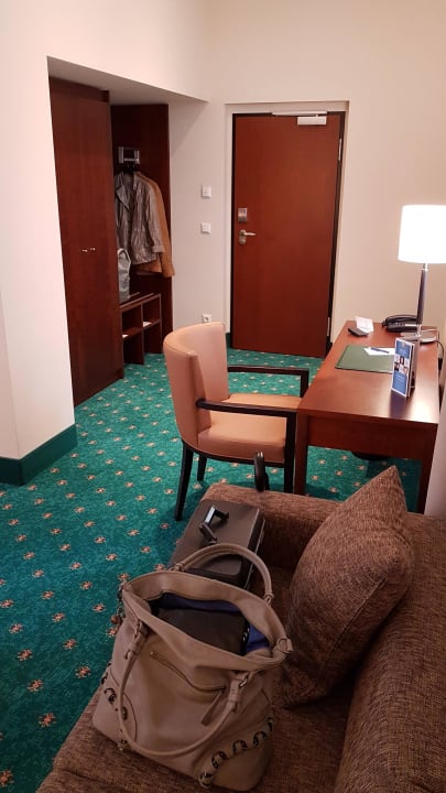 Nr. 215 Eingangsbereich Hotel DER LINDENHOF