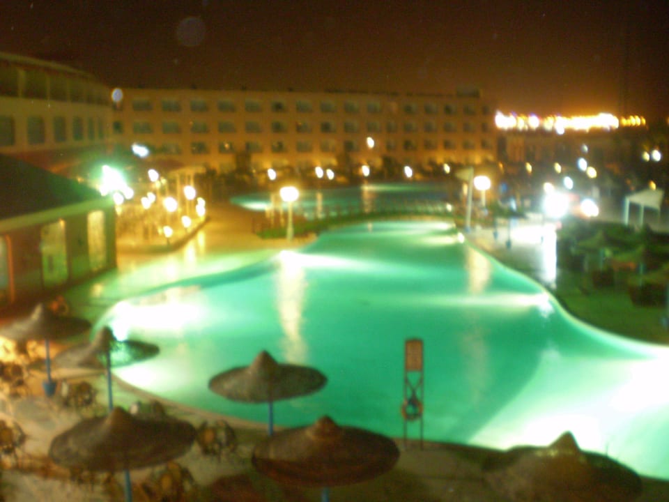 Abendansicht Titanic Resort & Aqua Park