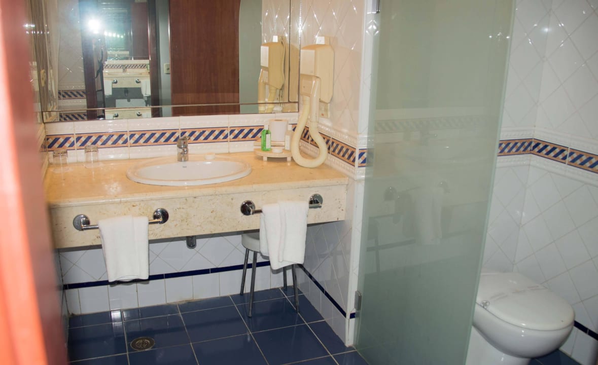 Badezimmer, WC hinter Glastrennwand Memories Miramar Havana