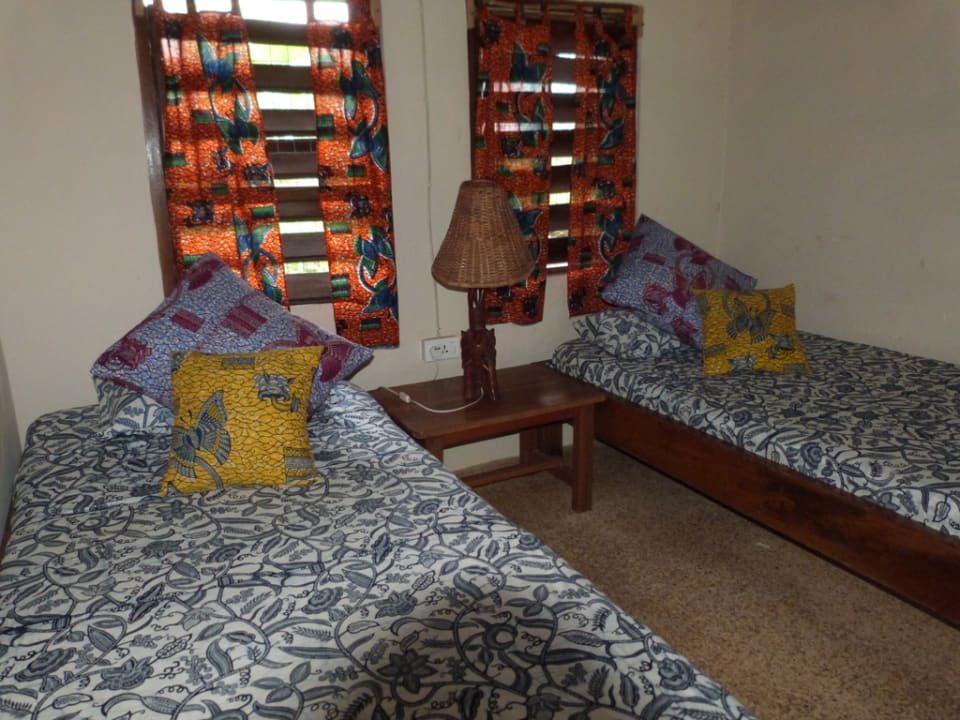 Zimmer Ankobra Beach Resort