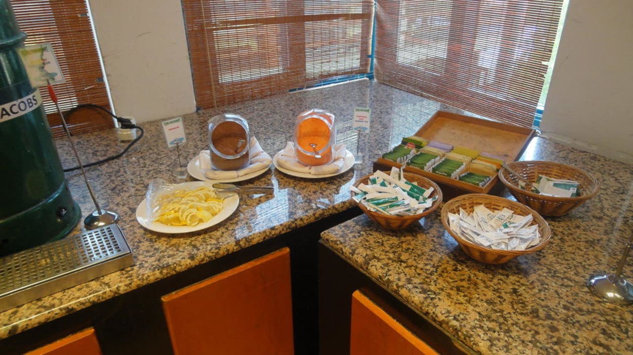 Tee gab es auch zum Frühstück Le Jardin Resort