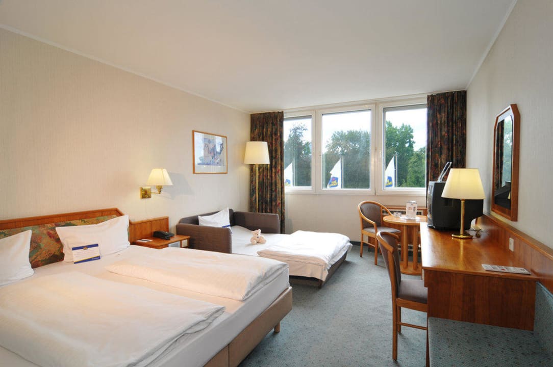 DZ mit Ausziehsofa Leoso Hotel Leverkusen