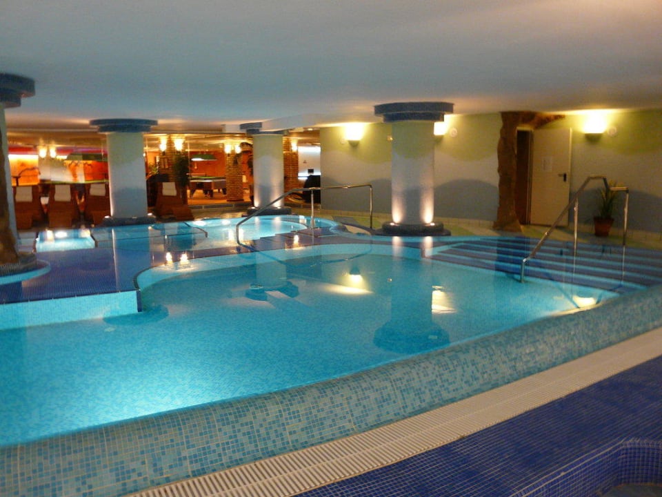 Wellnesspool Bull Escorial & Spa