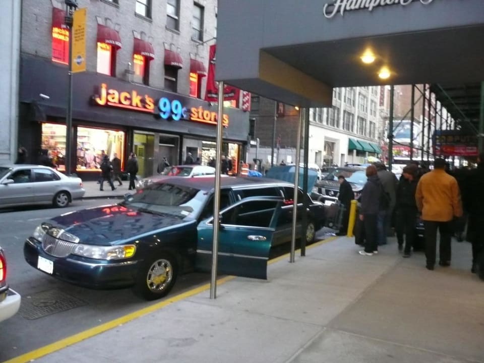 Limo zum Flughafen Hampton Inn Madison Square Garden
