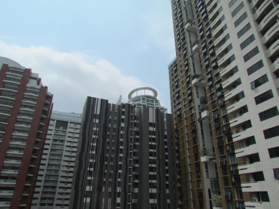 Blick aus unserem Zimmer in den Hof Hotel Courtyard By Marriott Bangkok