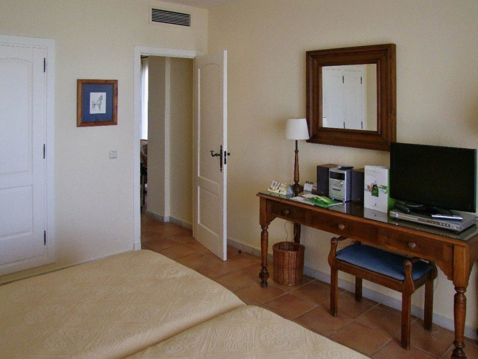 Schlafbereich der Juniorsuite Fuerte Conil-Resort