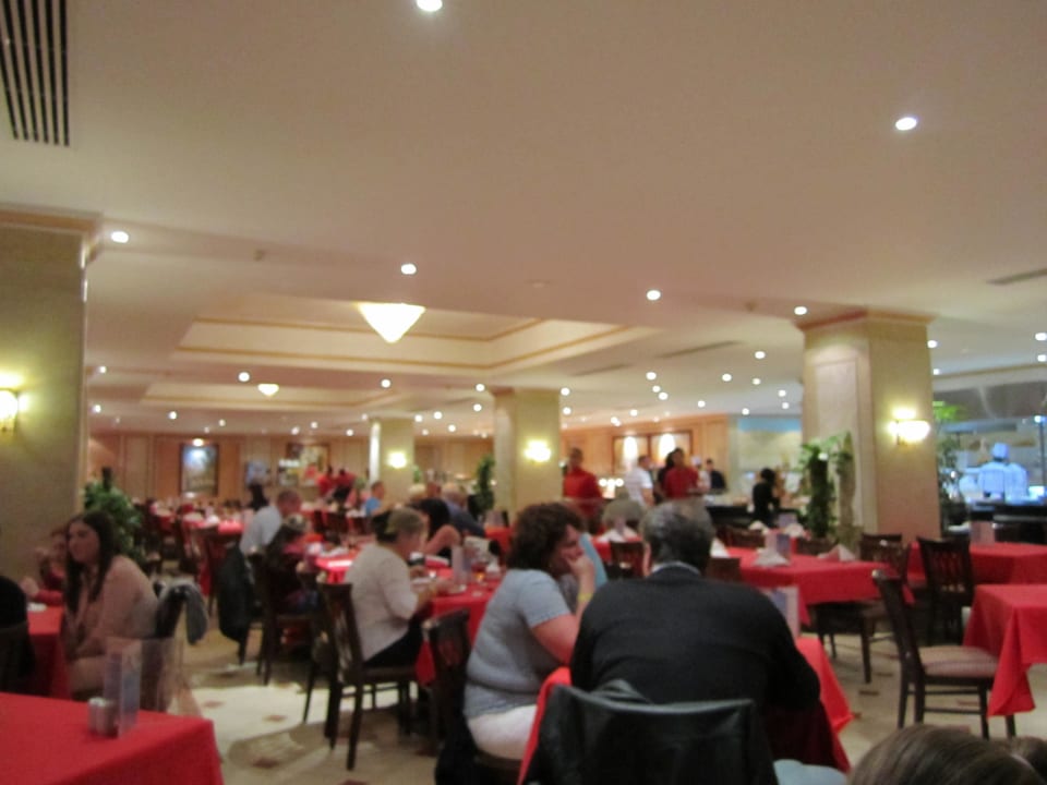 Jeden Abend anders gedeckt Sultan Gardens Resort