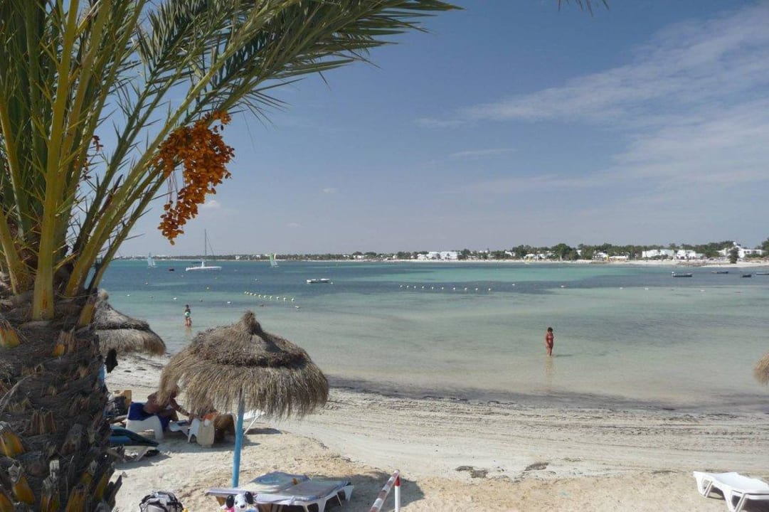 Südlicher Strandbereich beim Wassersportcenter Hotel El Mouradi Djerba Menzel