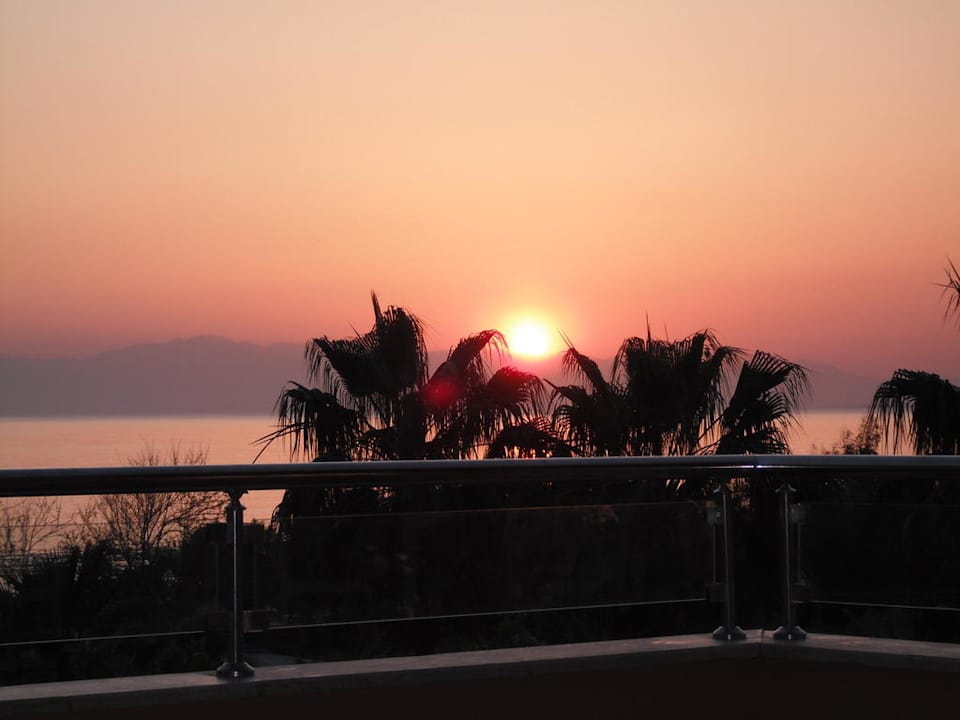 Von der Terrasse Hotel Grand Side