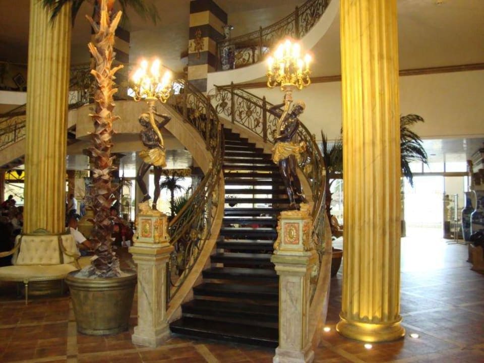 Lobby Imperial Palace Hotel