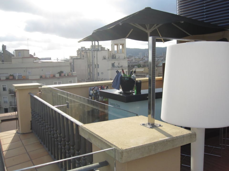 Terrasse im 9.Stock Hotel H10 Universitat