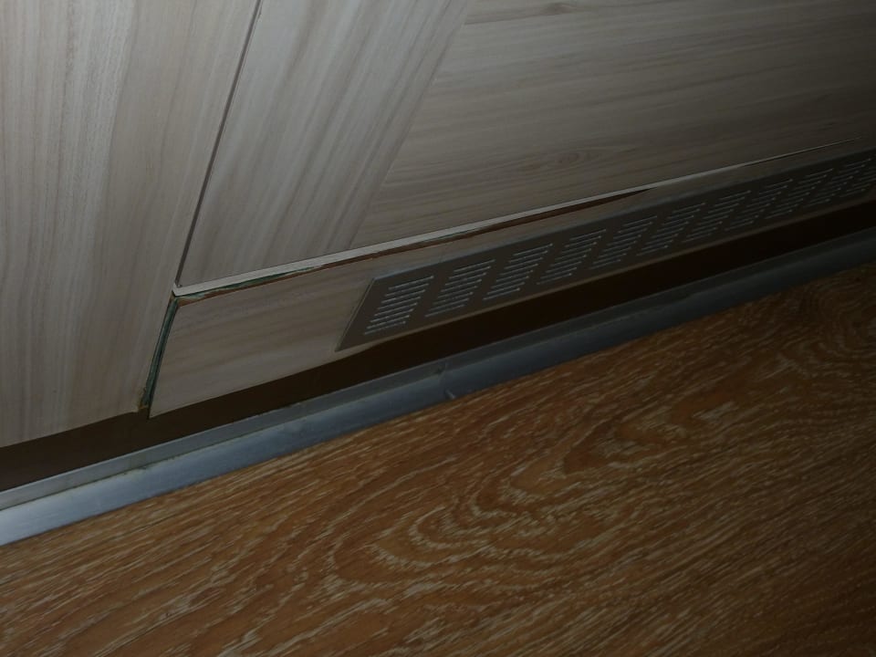 Verkleidungsleiste am Kühlschrank Side Prenses Resort & Spa