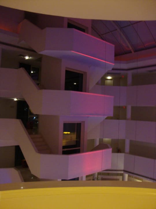 Fahrstuhl mit schöner Beleuchtung Sisus Marina Hotel