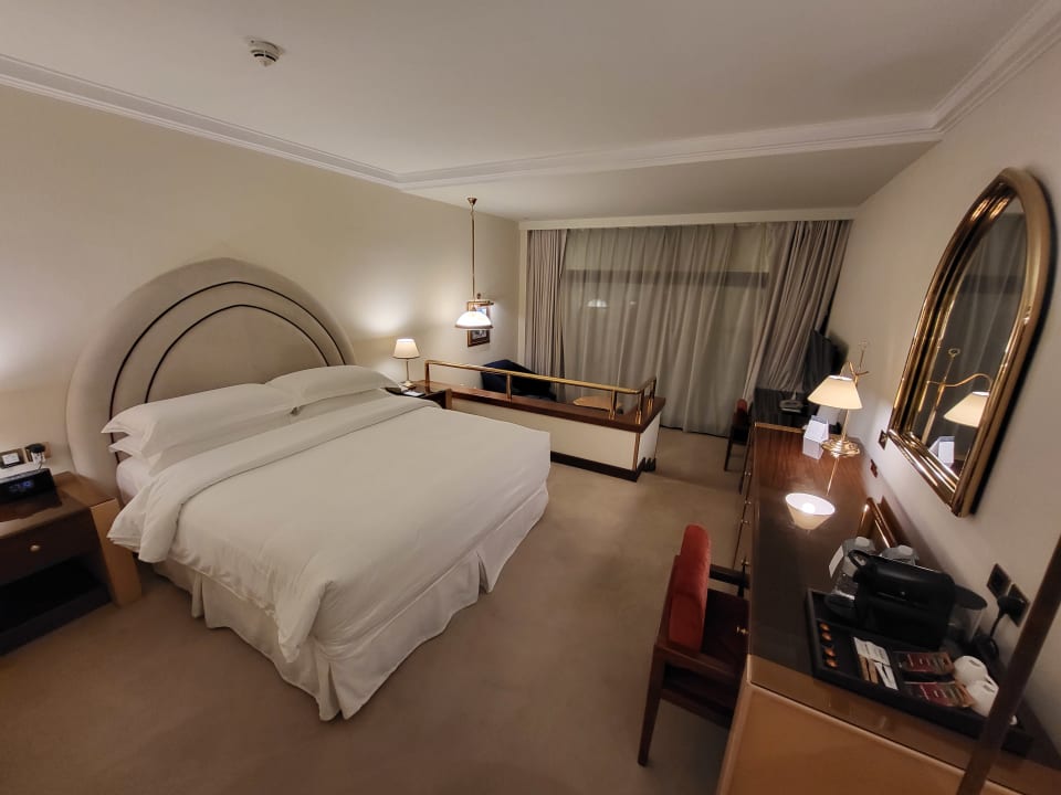 Zimmer Sheraton Grand Doha Resort & Convention Hotel