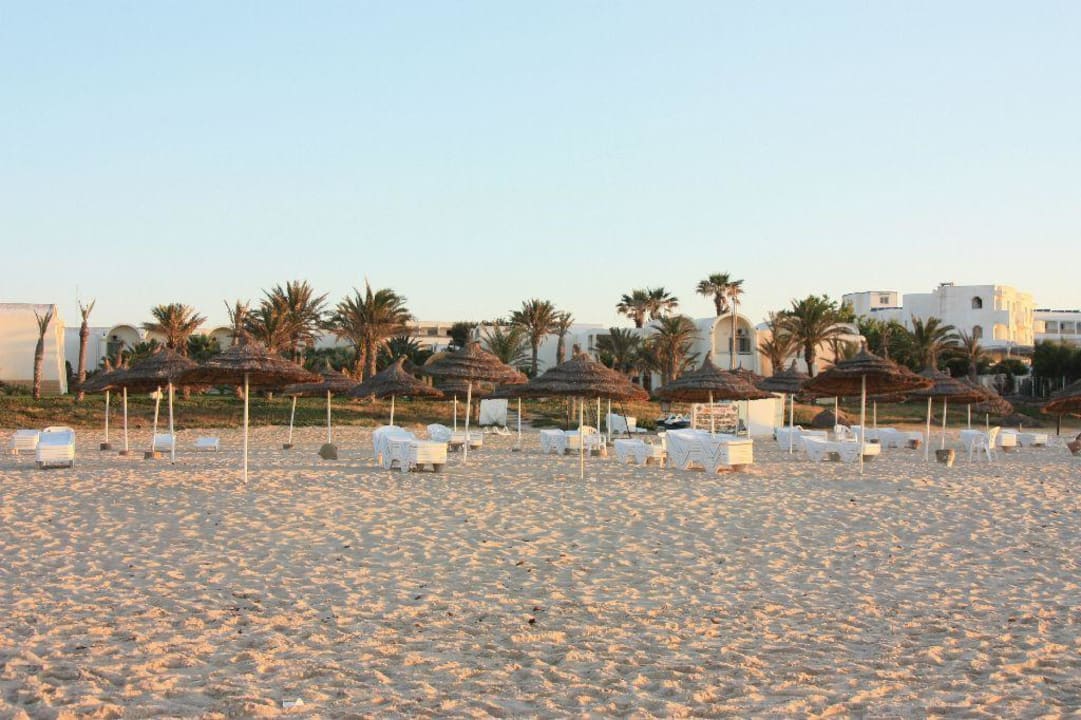 Hotelstarnd am Morgen Dar Khayam