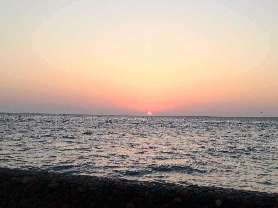 Sonnenaufgang morgens um kurz nach 5 Arabia Azur Resort