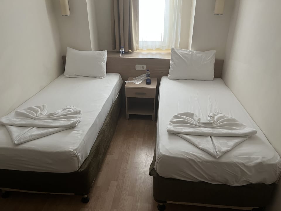 Zimmer Side Breeze Hotel