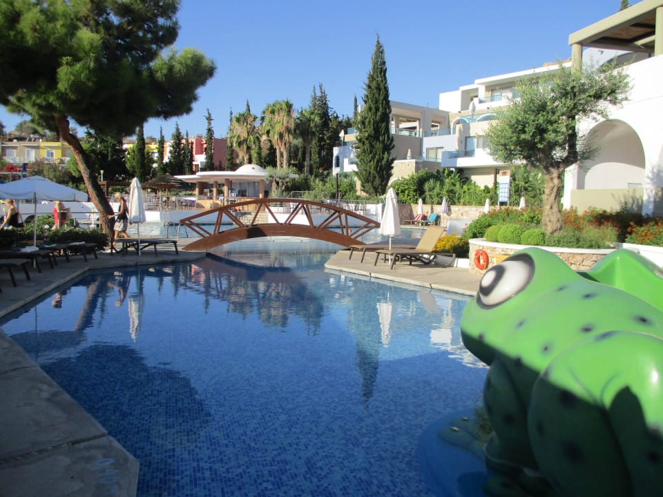 Kinderpool I. alltoura Club Hotel Porto Angeli Beach Resort