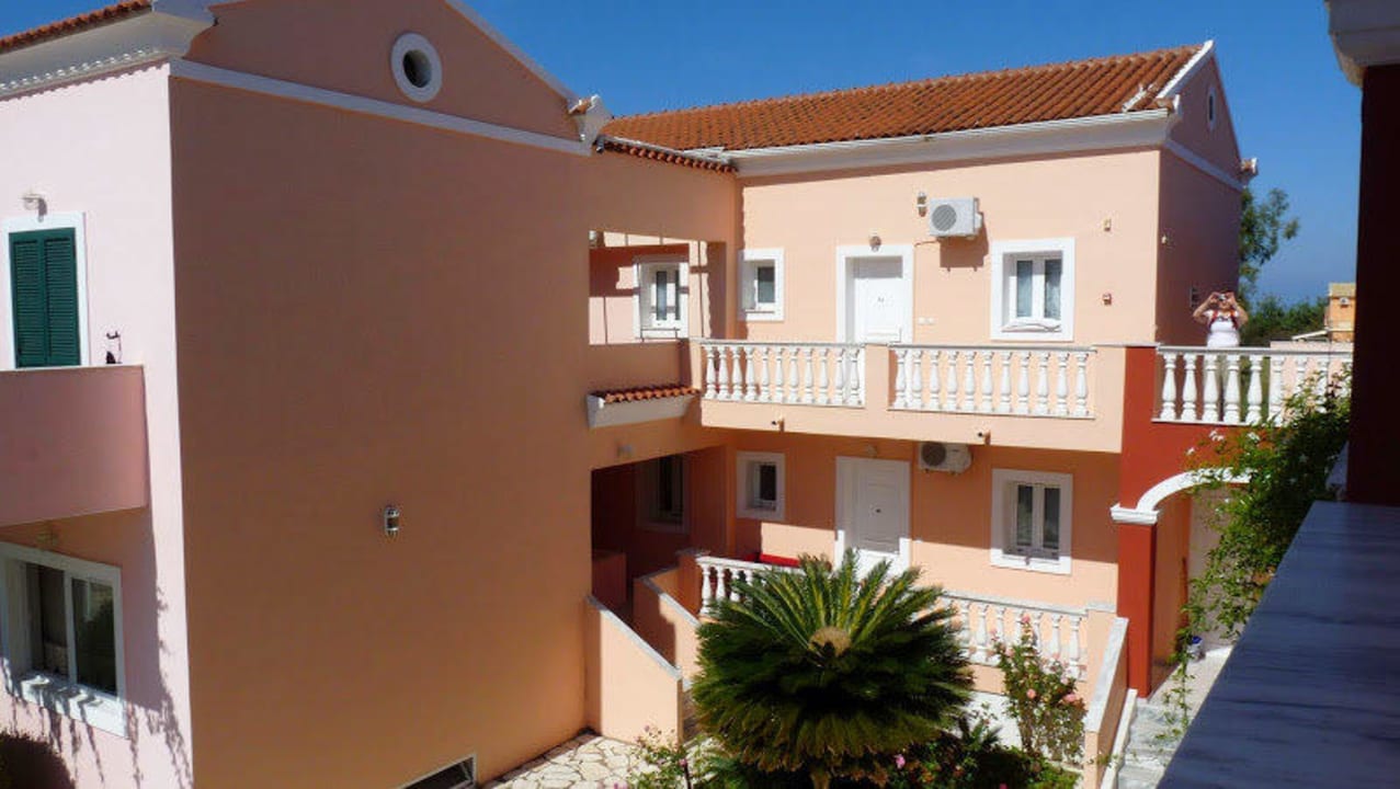 Jeden z budynków mieszkalnych Hotel Eriva