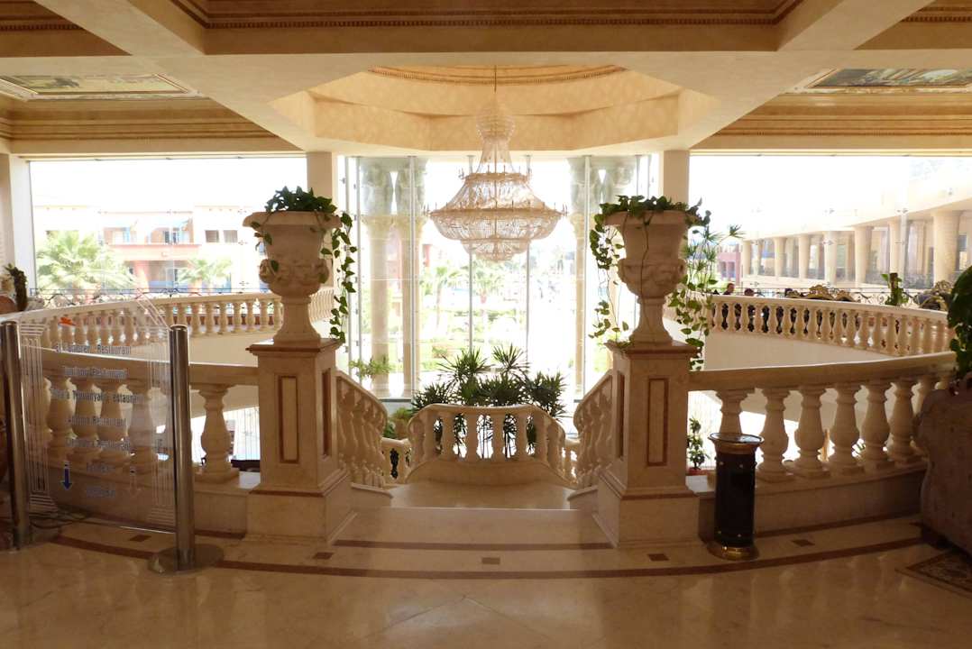 Eingangshalle Hotel Titanic Palace