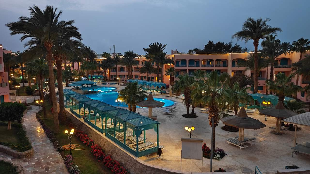 Pool Hotel Le Pacha Beach Resort