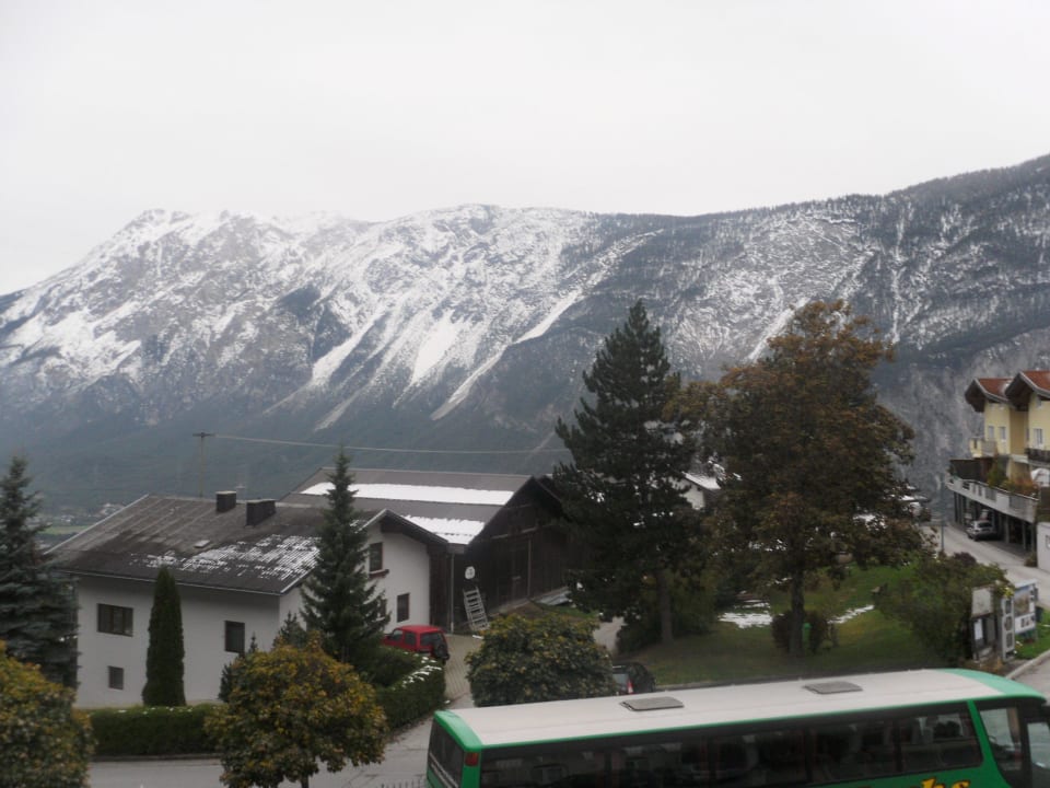 Ausblick aus der Suite auf die Berge Das Schlössl
