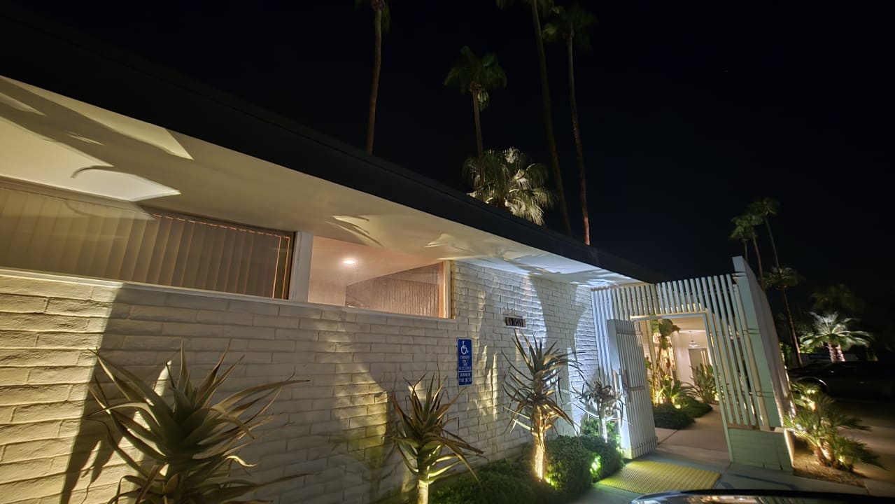 Außenansicht Hotel Azure Sky Resort