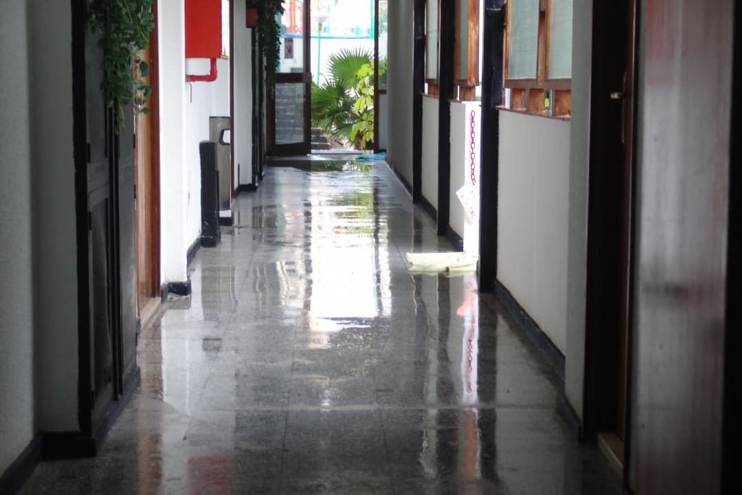Regenwasser im Flur Roca Verde by Folias Hotels