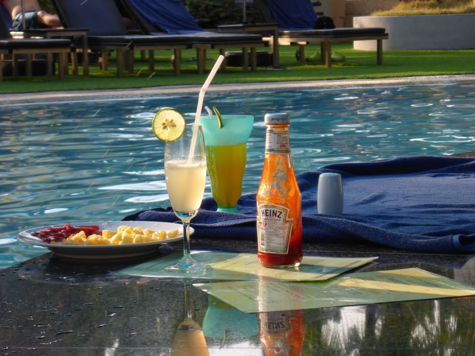 Coctail an der Poolbar Chada Thai Village Resort