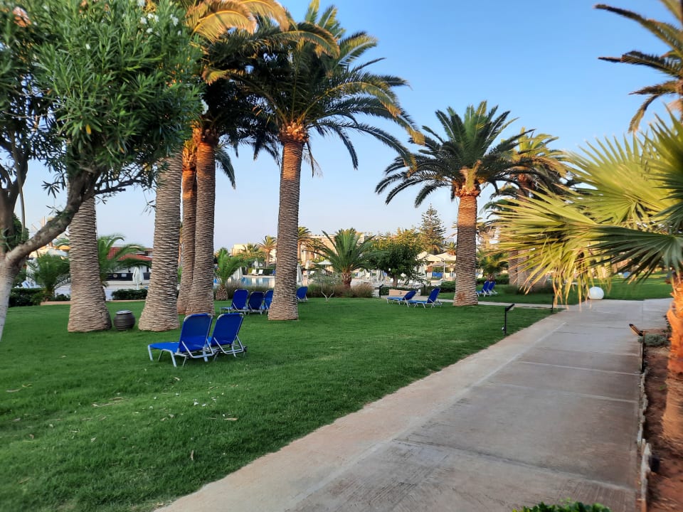 Gartenanlage Anissa Beach & Village