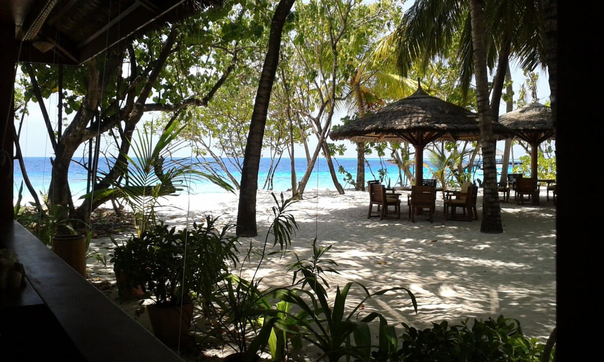 Der Blick aus dem Main-Restaurant NH Collection Maldives Reethi Resort