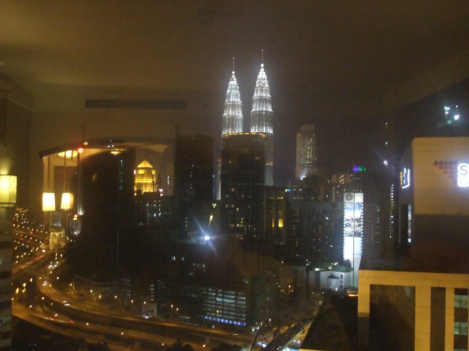 Blick aufs nächtliche Kuala Lumpur Sheraton Imperial Kuala Lumpur