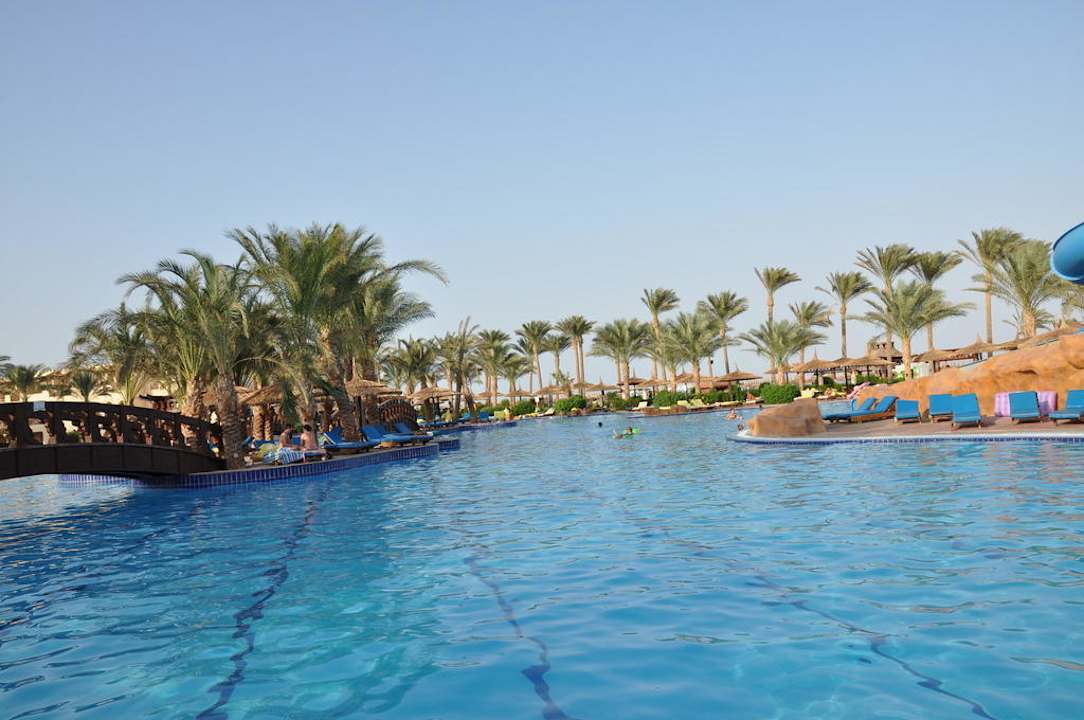 Gleboki Sea Beach Aqua Park Resort Managed by Blue Resorts