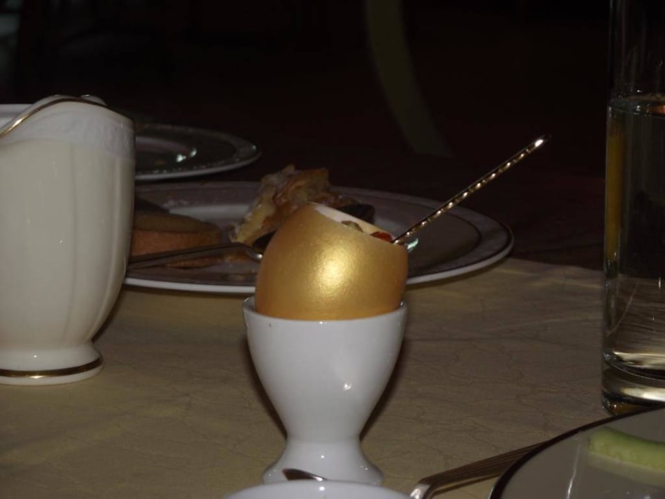 Zum Frühstück goldene Eier Emirates Palace Mandarin Oriental