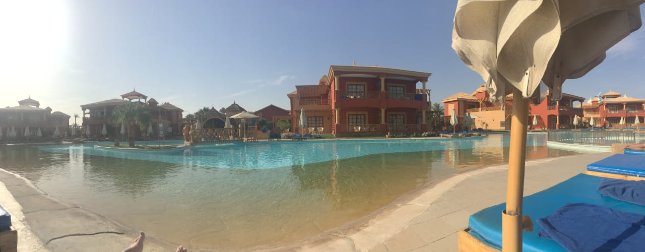 Pool bei dem 400er Block  Pickalbatros Alf Leila Wa Leila Resort - Neverland Hurghada