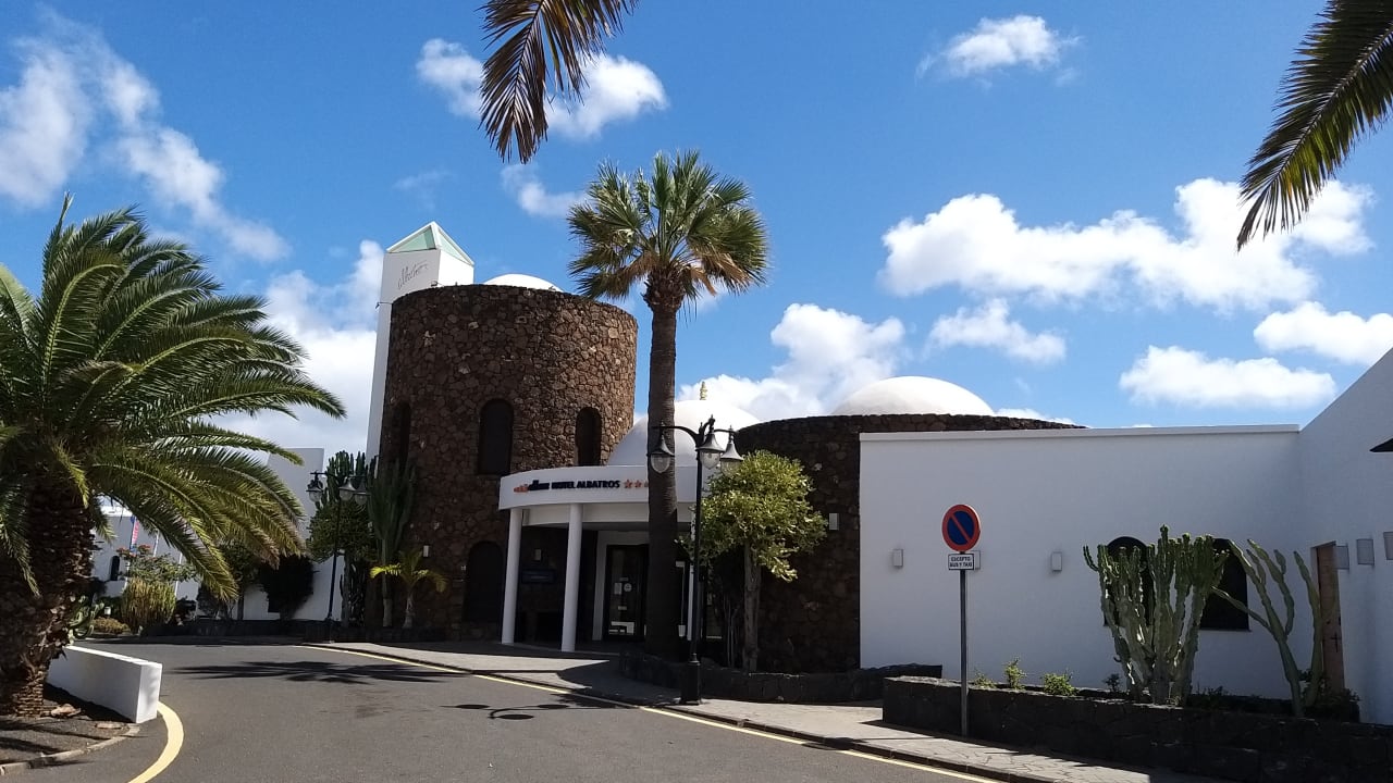 Außenansicht allsun App.-Hotel Albatros