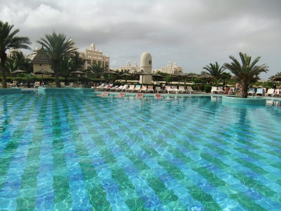 Pool Hotel Riu Karamboa