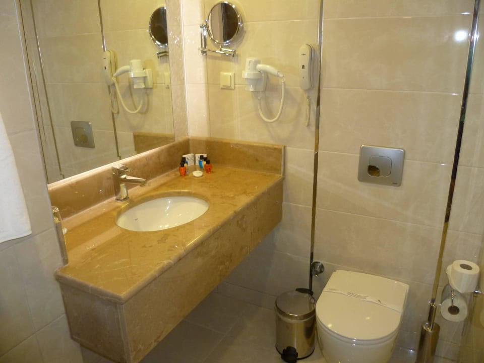 Waschtich und Toilette Palm World Side Resort & Spa