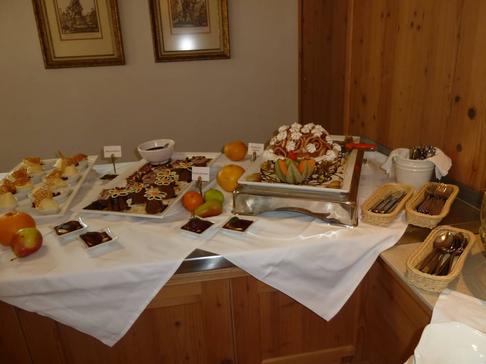 Nachspeisenbuffet  Hotel AlpenSchlössl