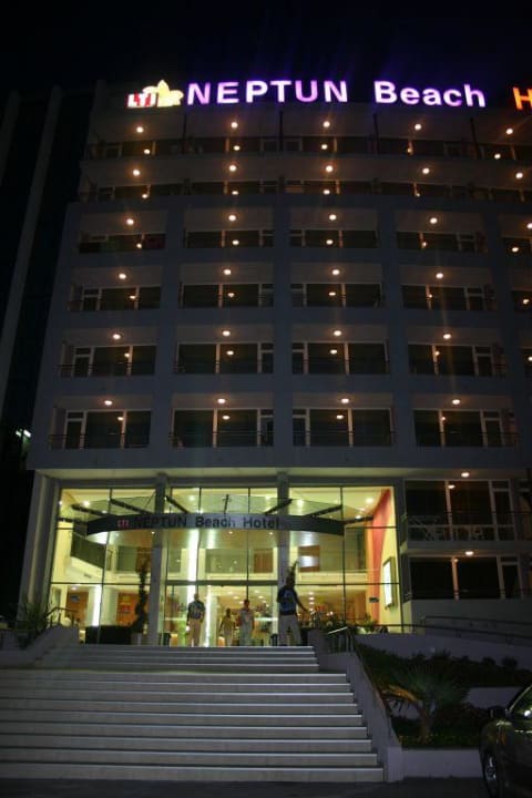 Eingang Sentido Neptun Beach