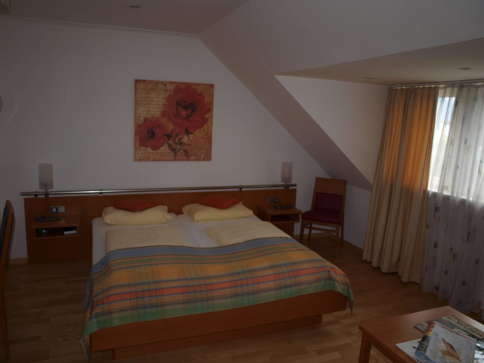 Bett im Zimmer Nr.205 Austria Classic Hotel Hölle