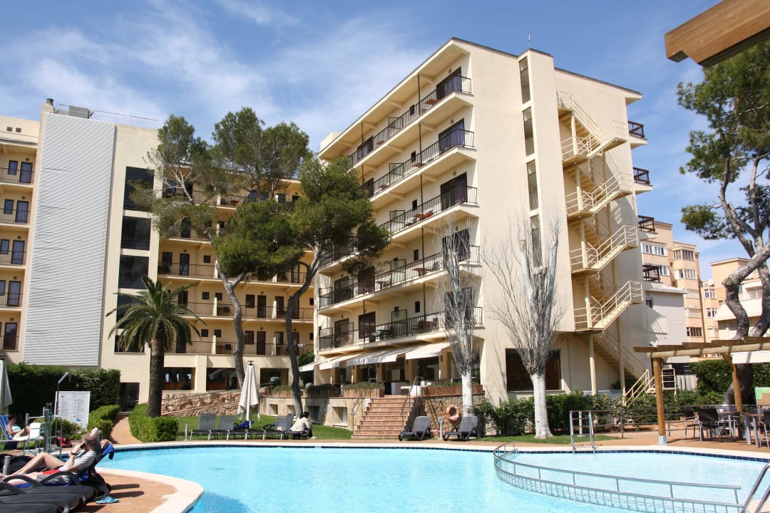 Innenhof mit Pool AYA Seahotel - Adults only