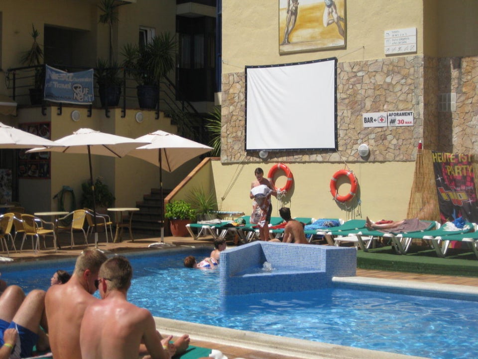 Pool im Hotel Hotel Caribe Youth Only