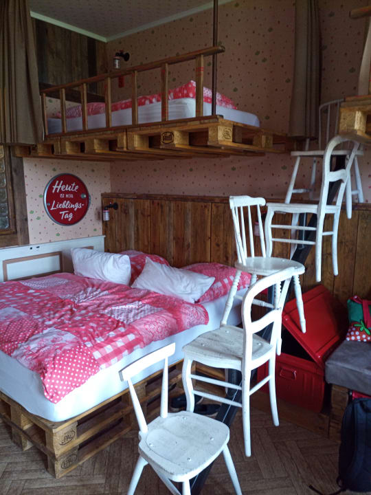 Zimmer Alles Paletti Karls Upcycling Hotel