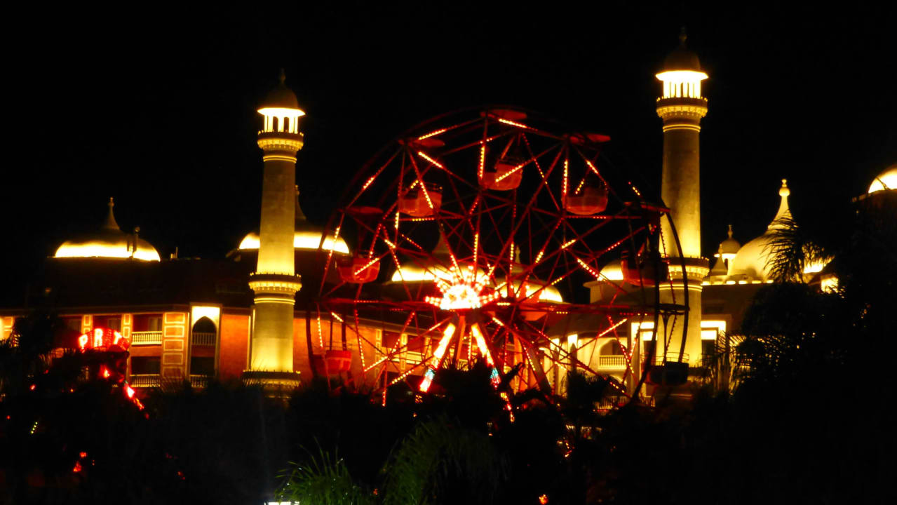 Lunapark Royal Taj Mahal Hotel